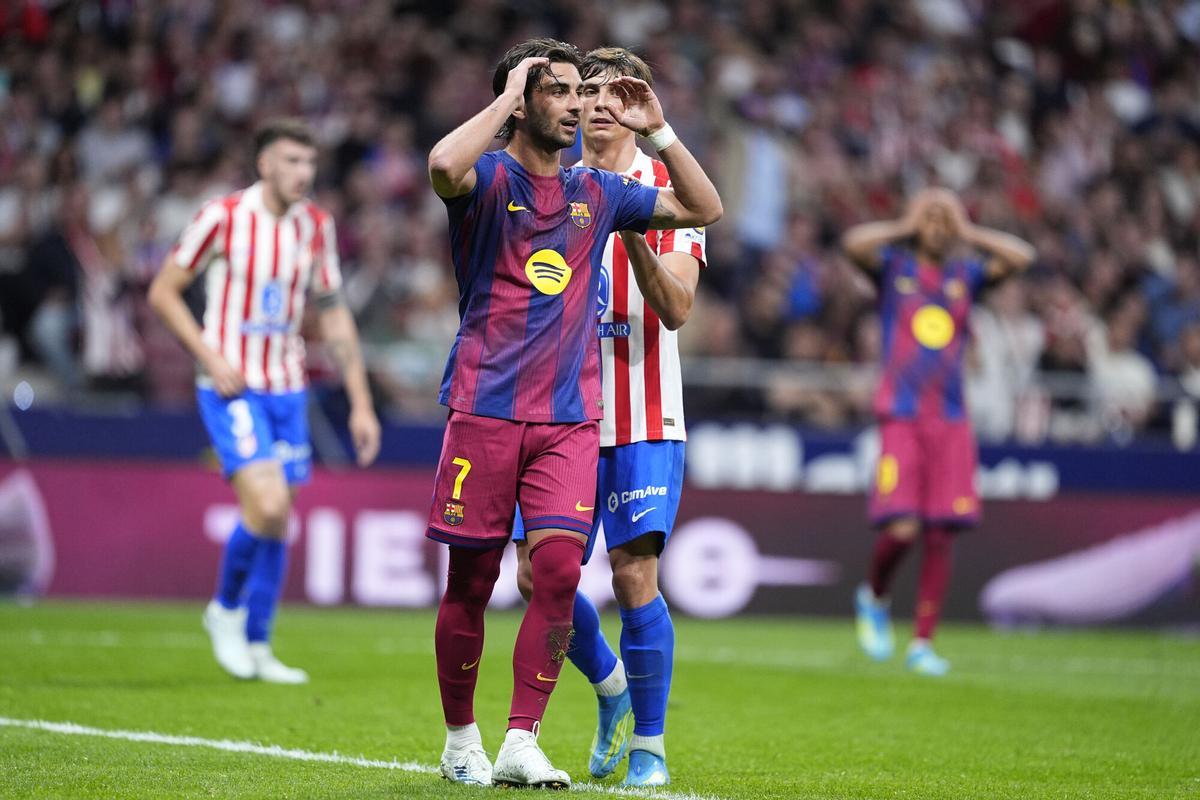 Ferran Torres se lamenta por una ocasión fallada en el Atlético de Madrid-FC Barcelona de LaLiga