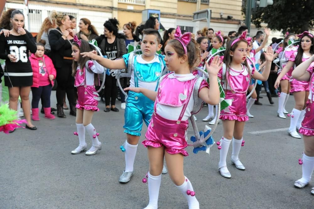 Vistabella saca su carnaval a las calles