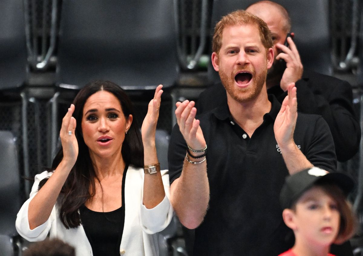 Los retratos irónicos del príncipe Harry y Meghan Markle salen a la luz