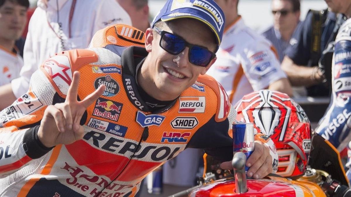 Marc Márquez (Honda) celebra, en Brno, su 'pole' nº 63.