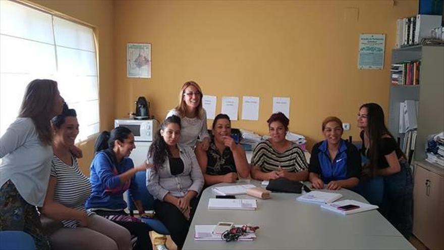 Un proyecto del Imas de Cáceres promoverá la autonomía de diez mujeres gitanas