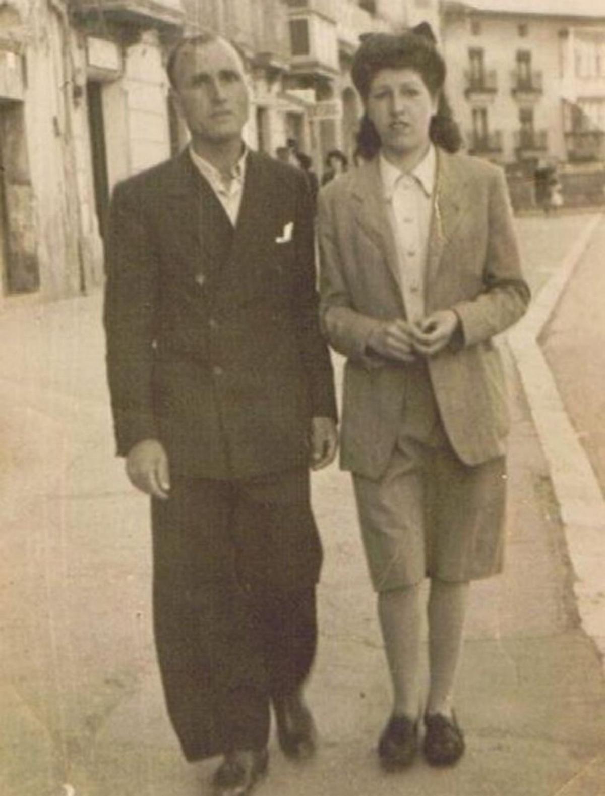 Víctor Francisco Cáceres  y Aurora Gamarra.