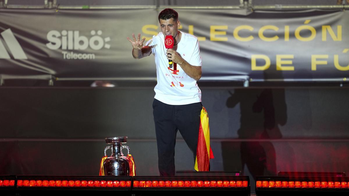 Álvaro Morata durante la celebración en Cibeles.