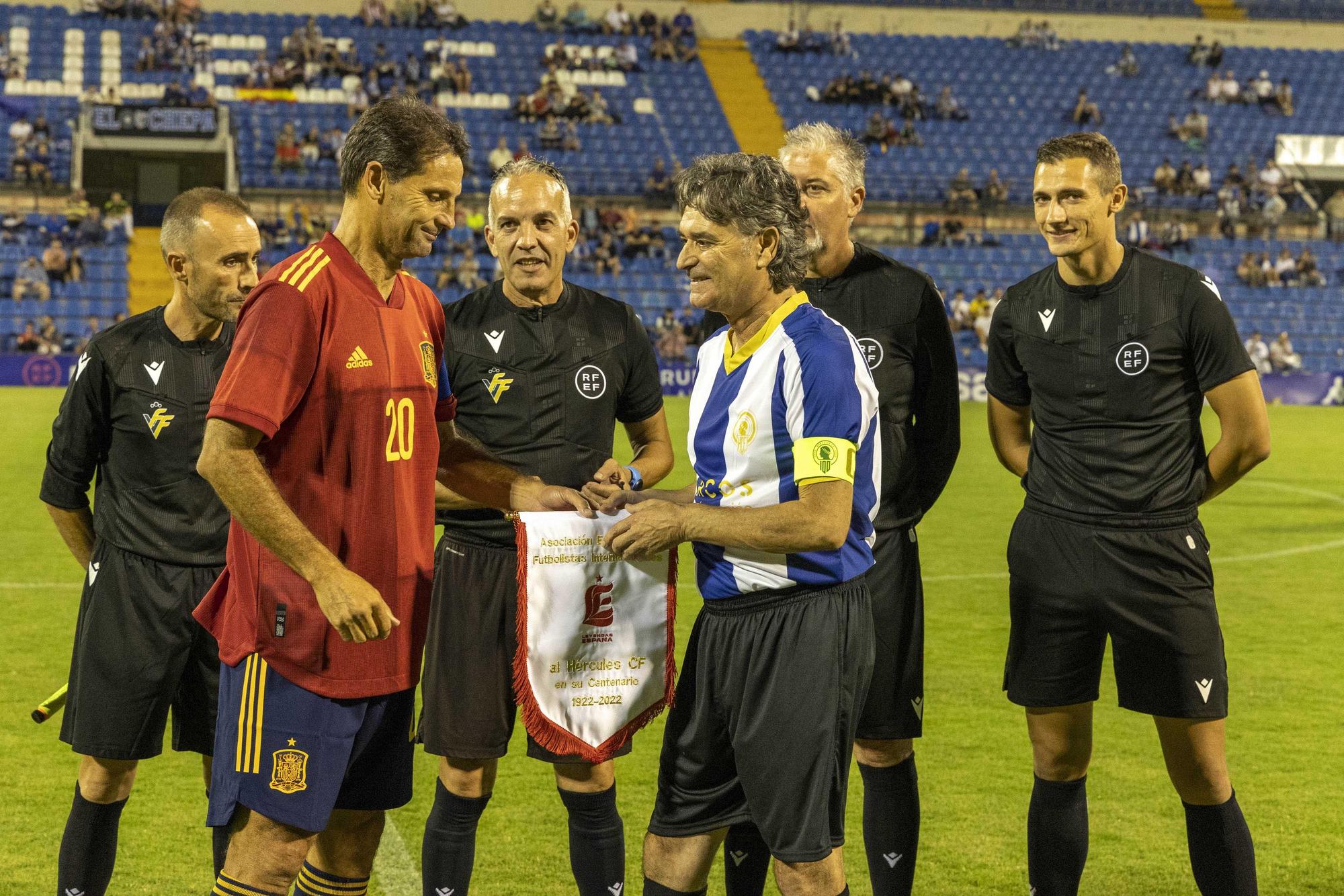 Leyendas del Hércules frente a leyendas de la Selección Española: Las imágenes del partido del Centenario