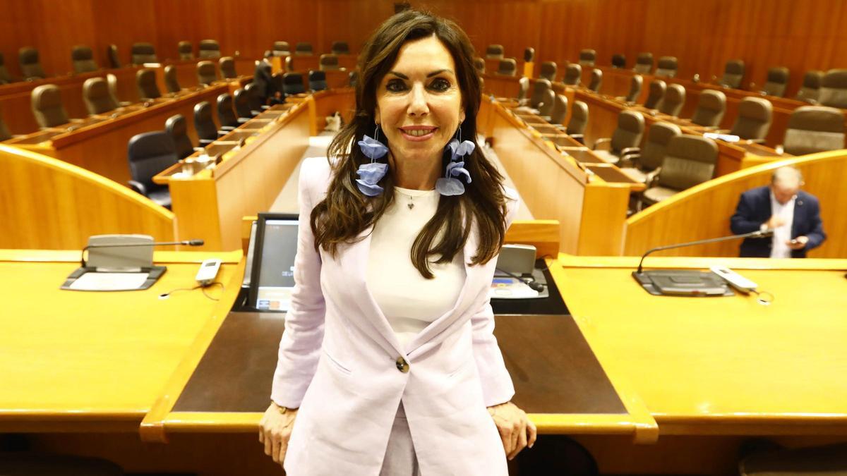 Marta Fernández, en el hemiciclo de las Cortes de Aragón