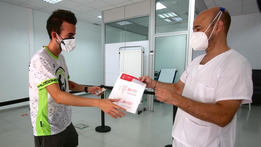 Arranca la vacunación de los veinteañeros de la provincia de Alicante