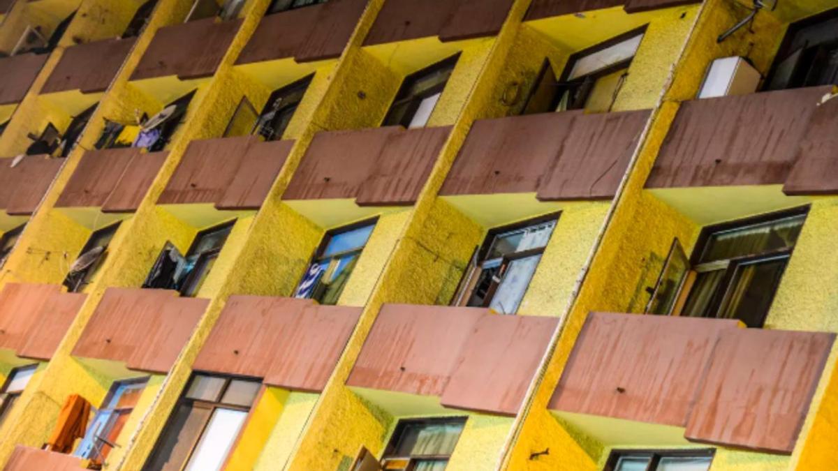 Fachada del edificio Astoria, ubicado en la calle Pelayo, en Guanarteme