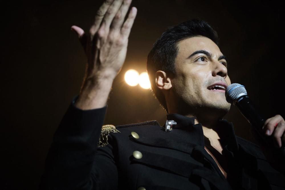 El cantante Carlos Rivera triunfa en Tenerife