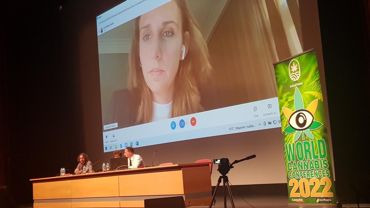 La diputada de Unidas Podemos por Balears en el Congreso, Lucía Muñoz, durante su intervención telemática en la Feria Spannabis