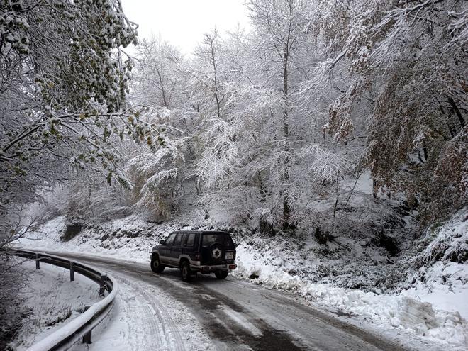 EN IMÁGENES: El primer gran temporal del otoño llega Asturias con frío y nieve