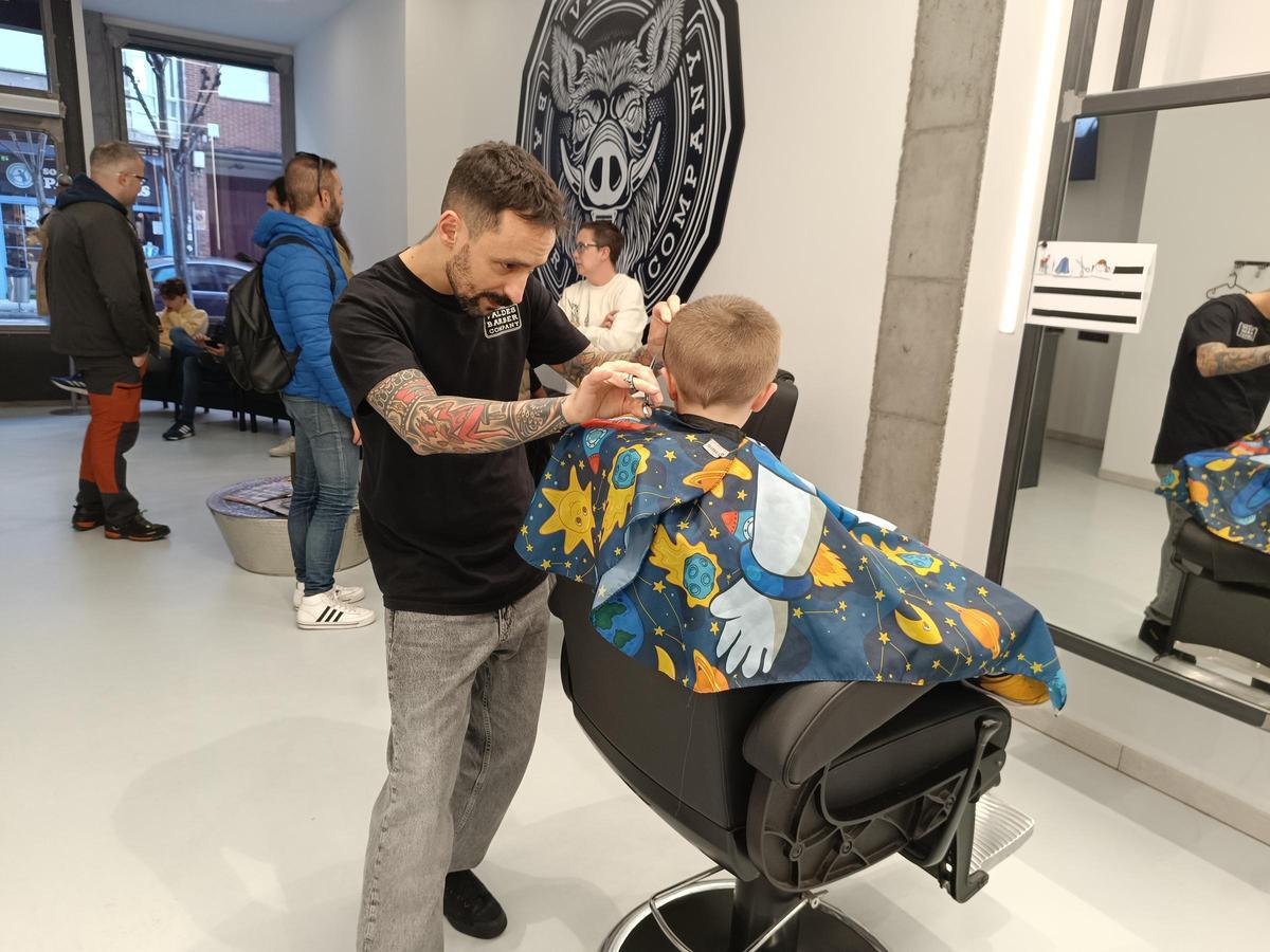 Cortes de pelo sin barreras en Lugones