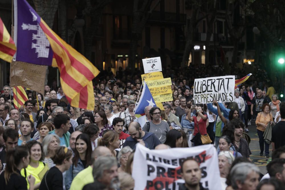 Miles de personas contra la sentencia del 'procés' en Palma