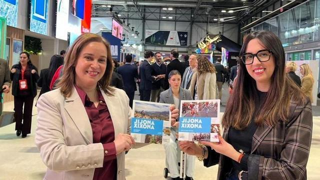 La alcaldesa y la edil de Turismo, en Fitur