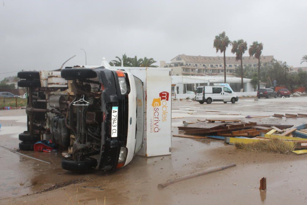 Un tornado causa múltiples destrozos en Dénia