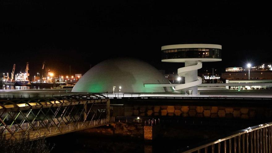 El Centro Niemeyer, de noche. | MARA VILLAMUZA