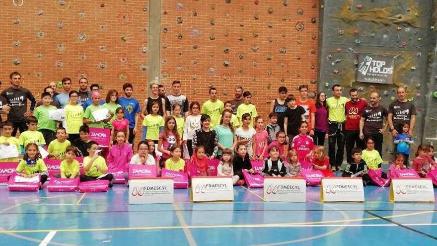 Cerca de 50 jóvenes toman parte en los Juegos Escolares