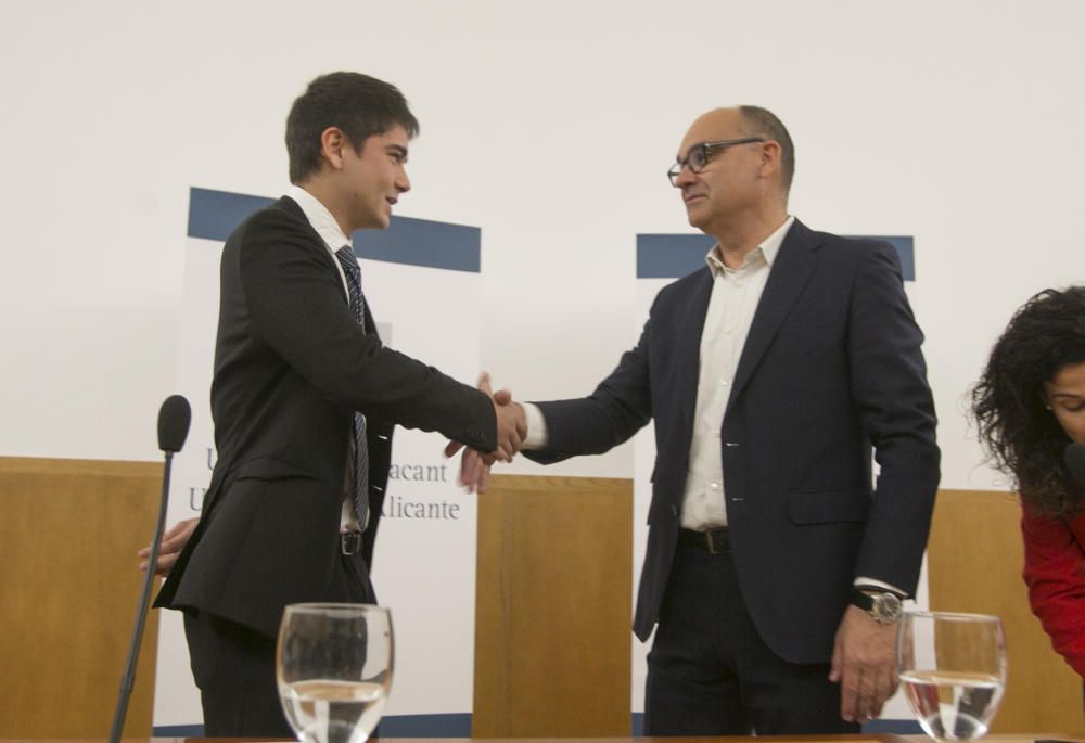 Toma posesión del presidente del Consejo de Estudiantes de la UA