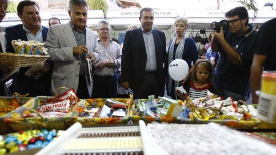 La Mostra de Comerç de Sant Joan arrancó ayer tarde.