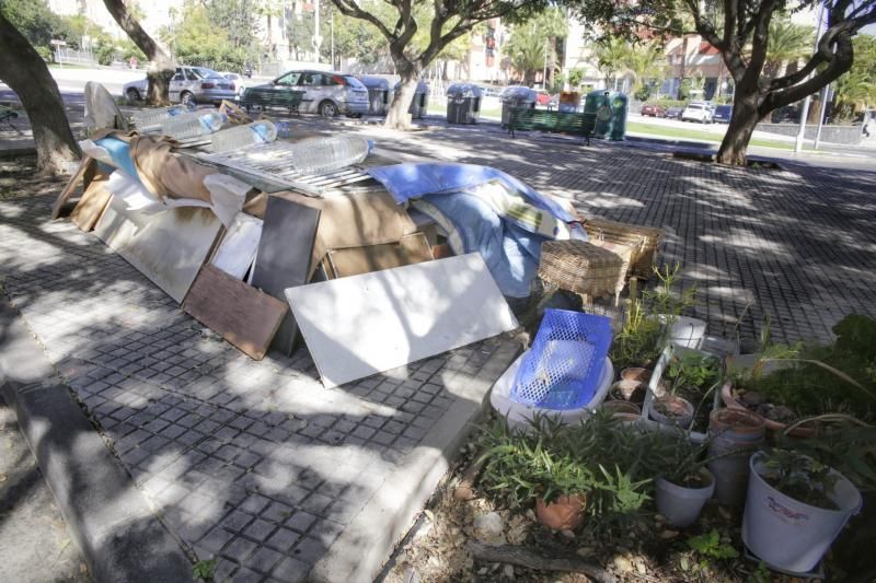 Recorrido por el barrio de Azorín con dirigentes vecinales