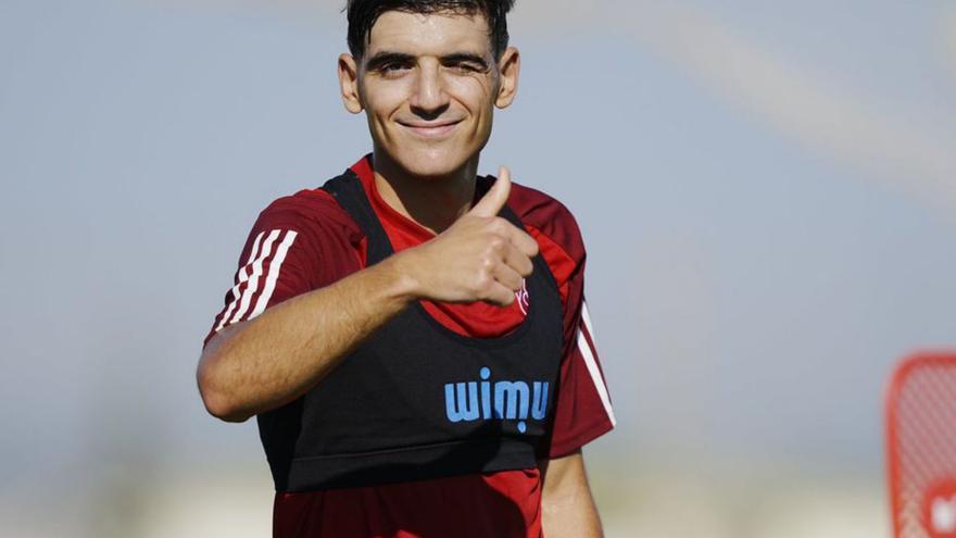 Gonzalo Villar, en un entrenamiento con el Granada. | GRANADA CF