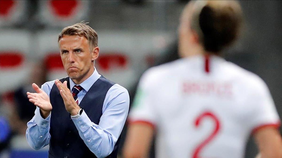 Phil Neville dejará la selección inglesa de fútbol femenino