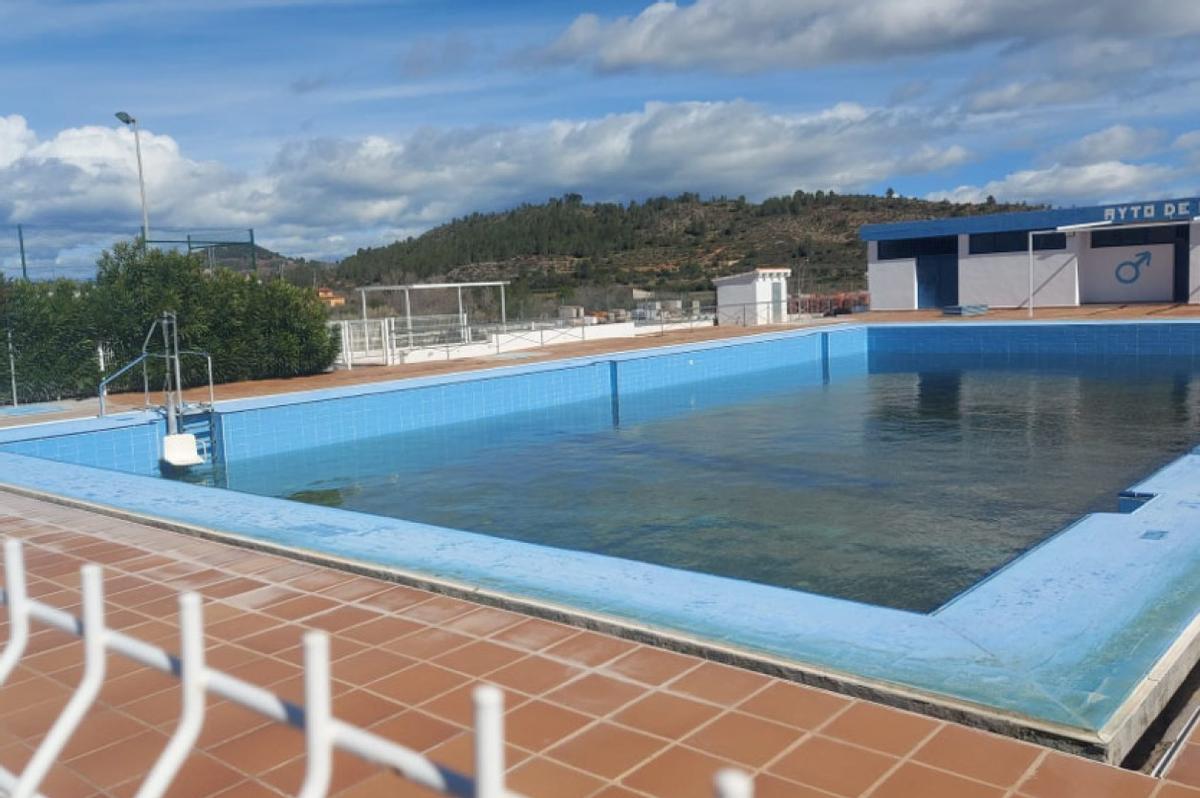 Piscina municipal de Chella que será reformada.