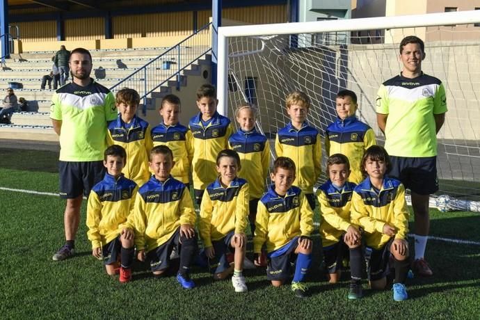 DEPORTES 09-01-2019 PLAYA DE ARINAGA. AGUIMES. Reportaje a la cadena del C D Arinaga / Hacer fotos a cada equipo, otra con técnicos y directivos y la foto de familia.  FOTOS: JUAN CASTRO  | 09/01/2019 | Fotógrafo: Juan Carlos Castro