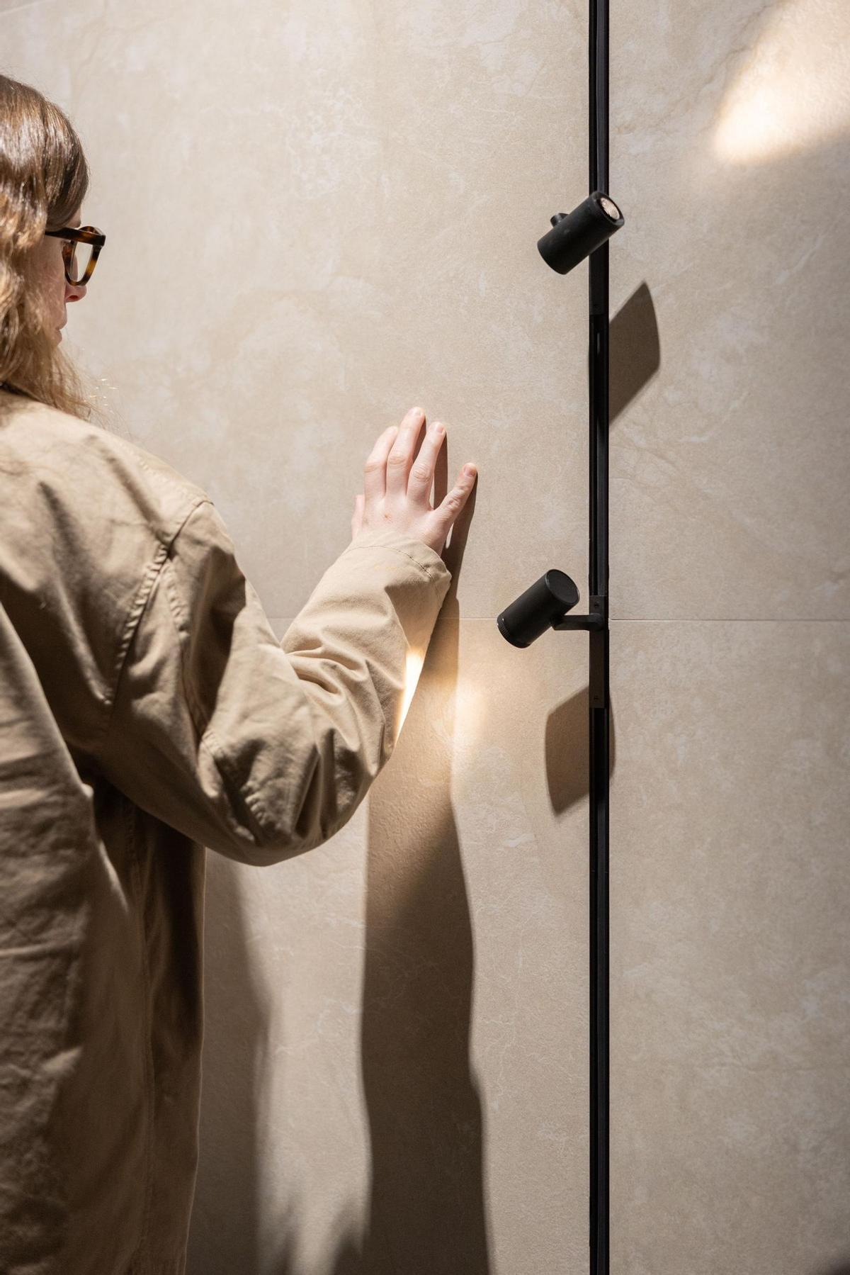 Argenta pone el foco en la capacidad del diseño cerámico para construir espacios con identidad.