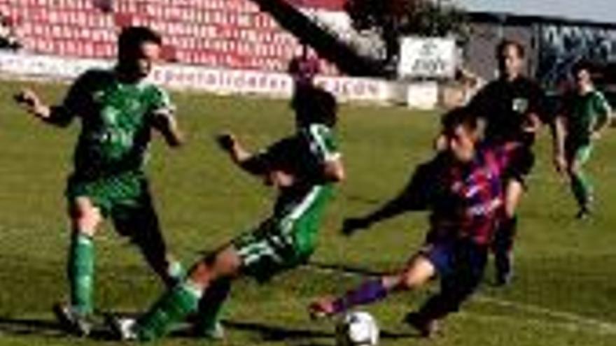 El Huesca consigue una escasa ventaja en casa