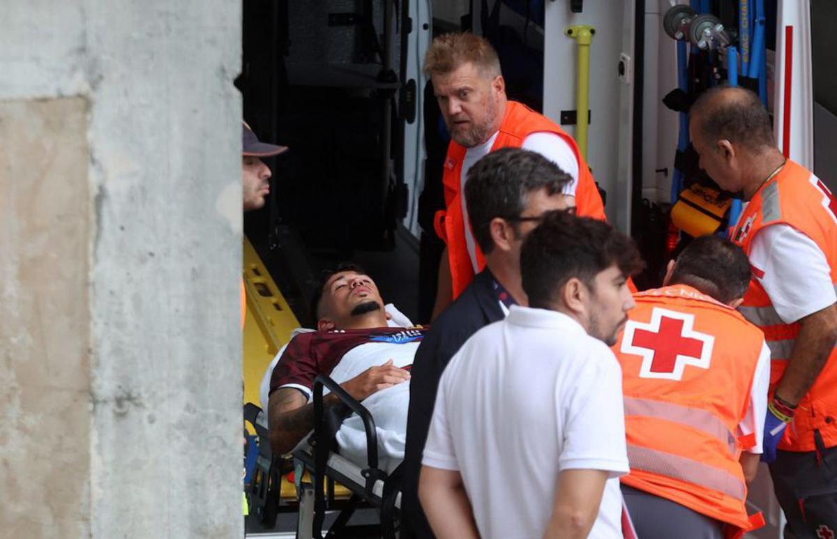 El jugador fue evacuado en ambulancia. |  G. Santos