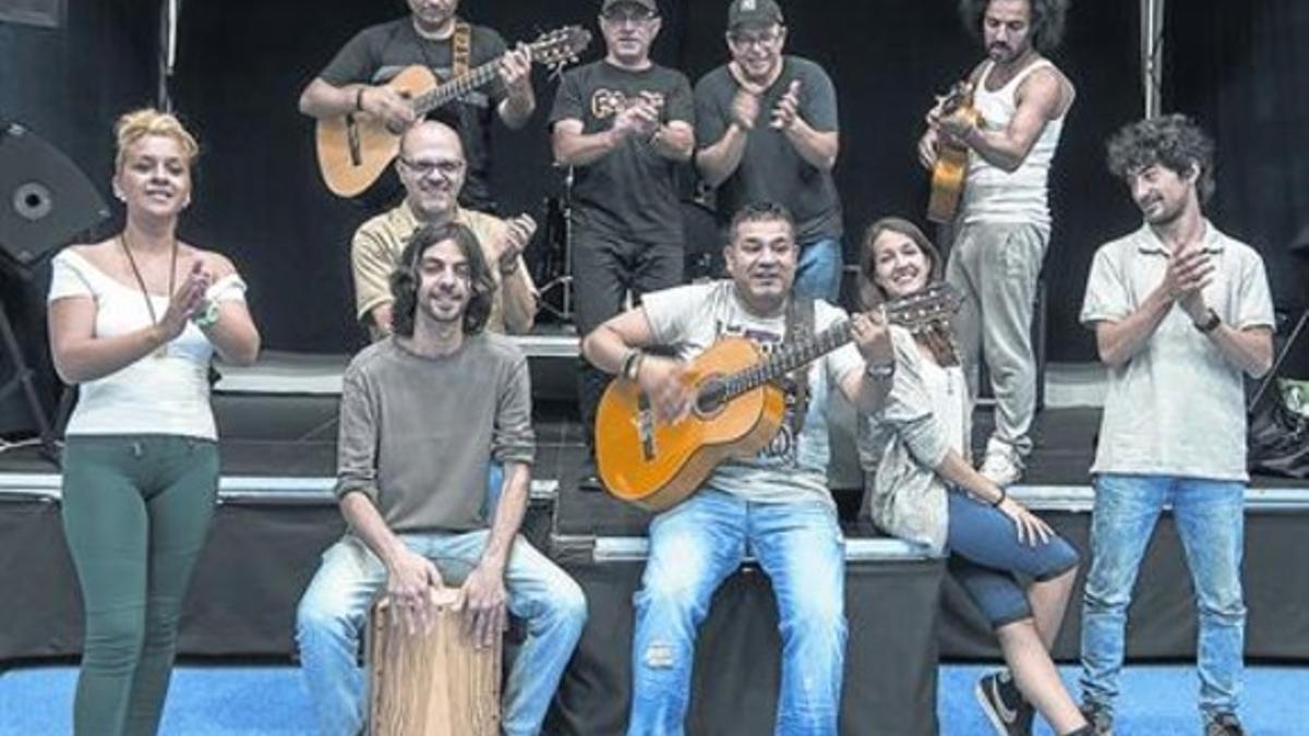 Sabor de Gràcia, con Sicus Carbonell en primer plano, con la guitarra, ayer, en Barcelona.