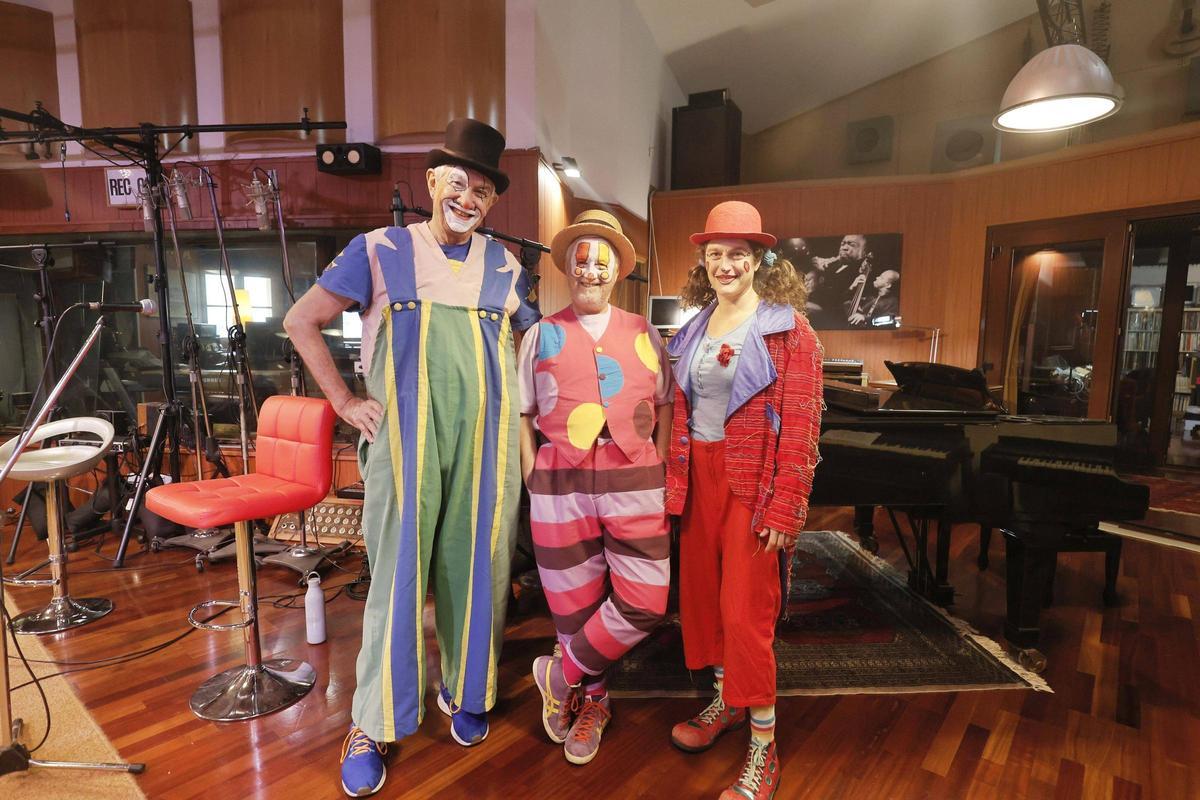 Los integrantes de Cucorba, en los estudios Ona de Bunyola