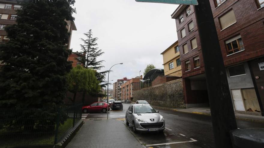 La calle en la que tuvo lugar el atropello mortal de Avilés en el que el joven conductor dio positivo en drogas.