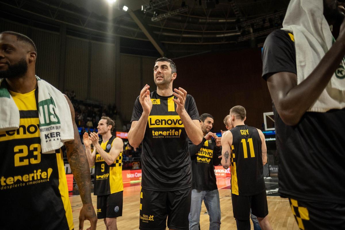 Shermadini celebra la victoria del Lenovo frente al Hapoel Herusalem