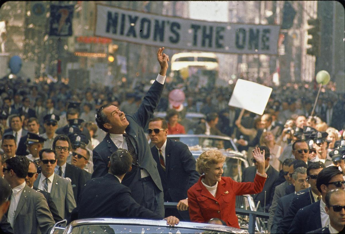 Un fotograma de 'Nixon', de Oliver Stone.