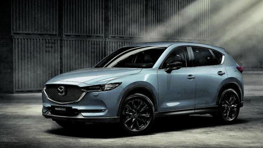 La nueva versión Homura del ‘SUV’ CX-5 ofrece un nivel de equipamiento sobresaliente con detalles estéticos que le diferencian de sus hermanos de gama. MAZDA