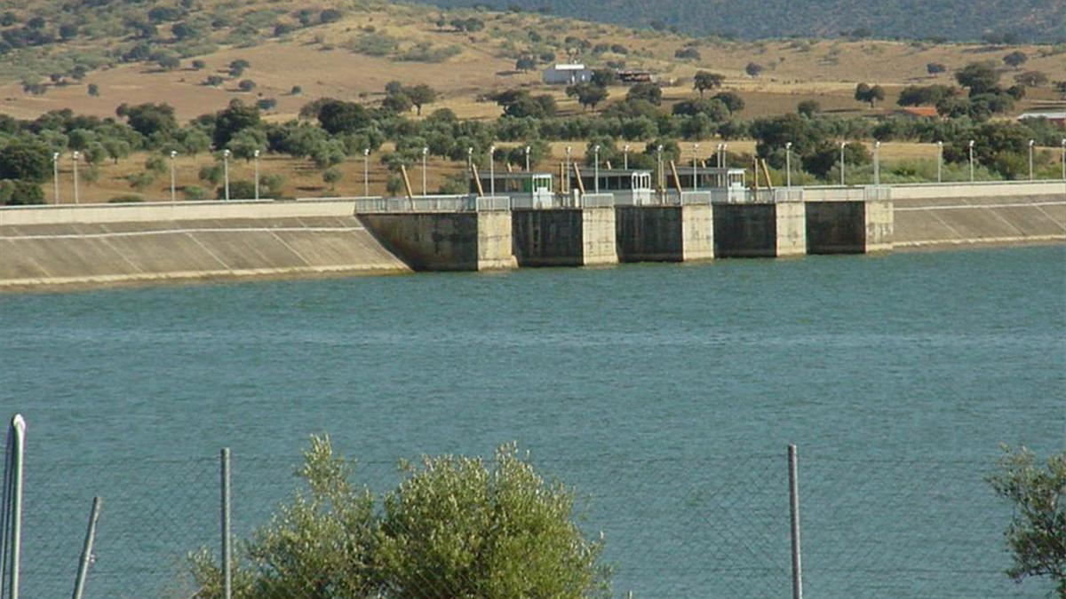 Hallan el cadáver del ocupante de un vehículo que cayó al pantano de Sierra Boyera