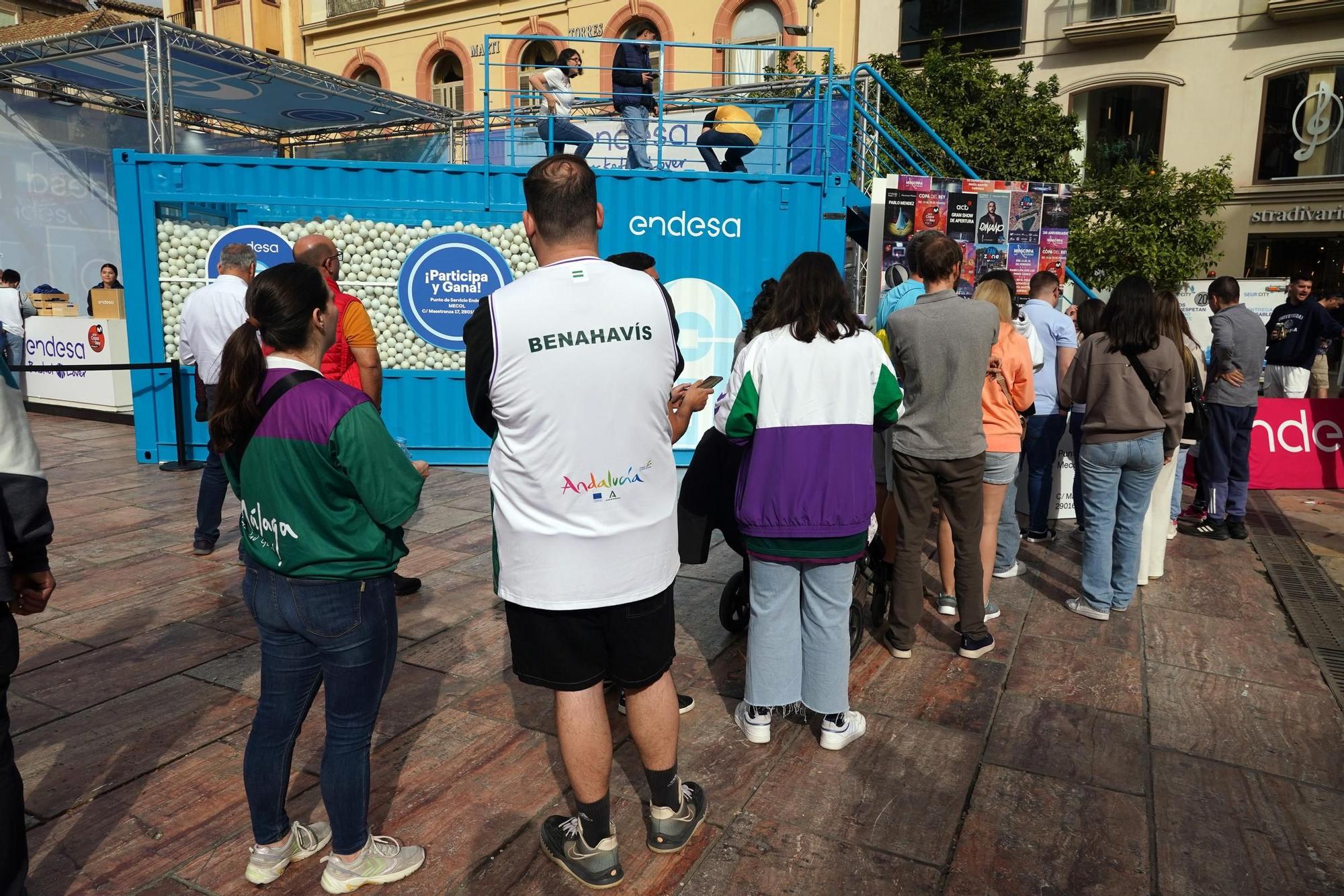 Las aficiones de la Copa calientan motores en el Centro de Málaga