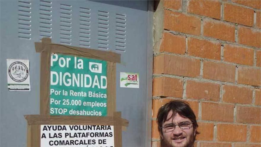 Rafael González, militante de IU y activista social: &quot;Nos denuncian para ver si dejamos de reivindicar en la calle los derechos&quot;