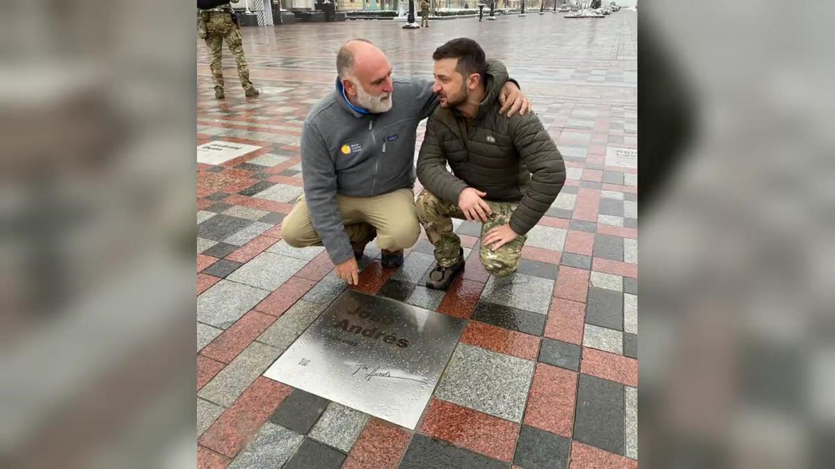Zelenski dedica una placa al xef espanyol José Andrés al passeig del Valor