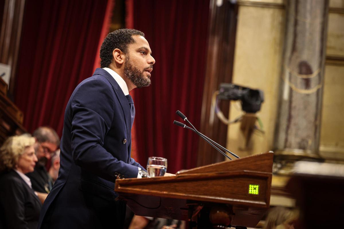 Ignacio Garriga, de Vox, durant el seu discurs en el debat d'investidura d'Illa