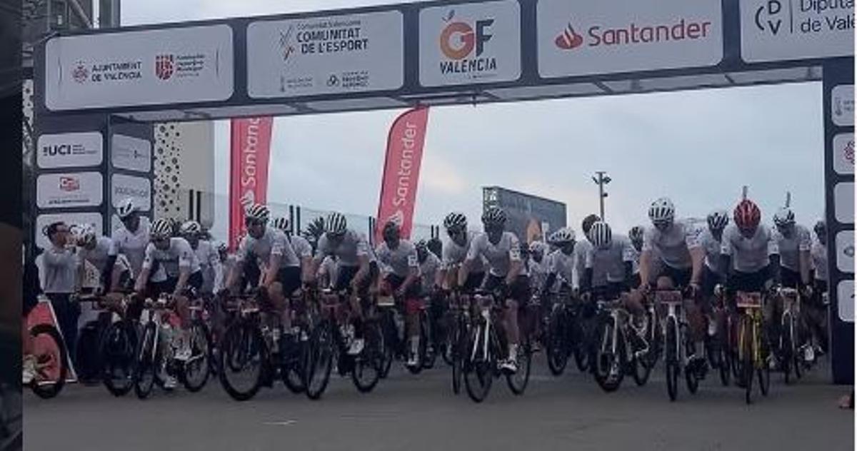 Salida del Gran Fondo Valencia