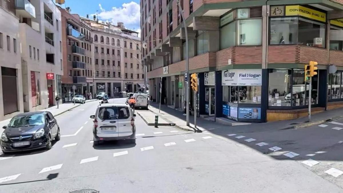 La cruïlla de la carretera de Barcelona amb el carrer Ginjoler