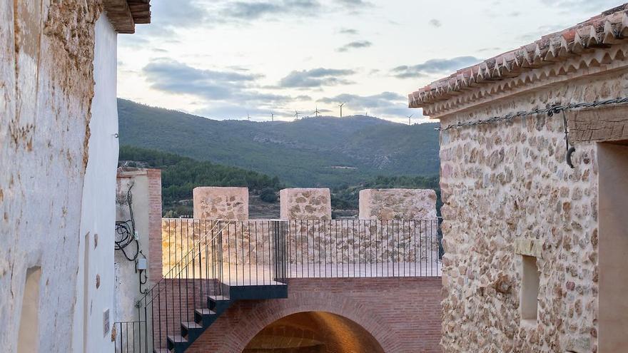 De casa particular a BIC: Andilla restaura la puerta de su muralla medieval