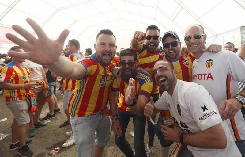 Fan zone del Valencia CF en Sevilla