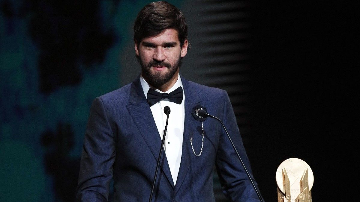 Alisson Becker se llevó el trofeo Yashin en 2019