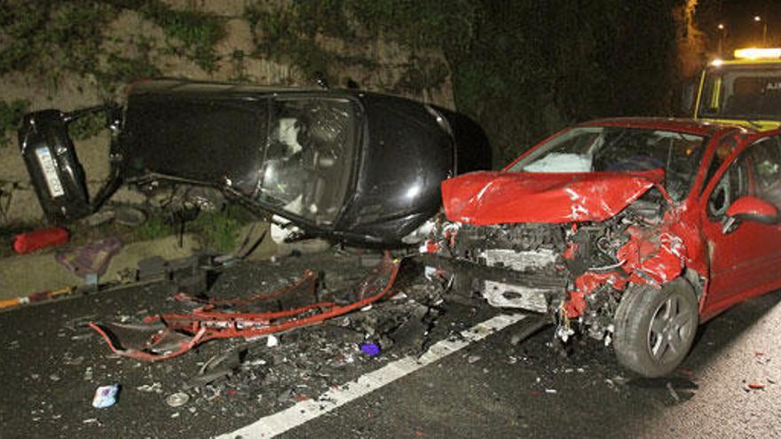 Un fallecido y dos heridos en una colisión en Redondela