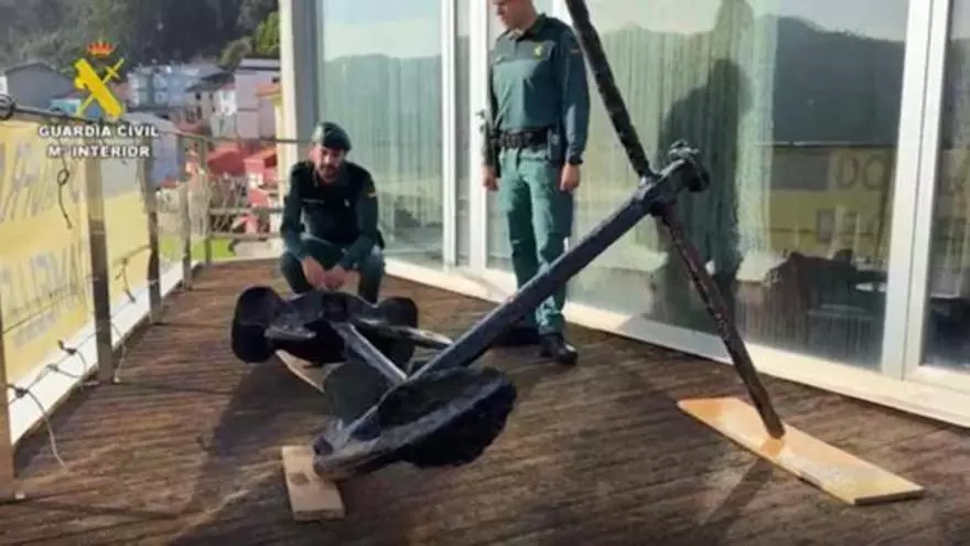 Hallan en Muxía la que podría ser el ancla del 'HMS Serpent', hundido en Camariñas en 1890