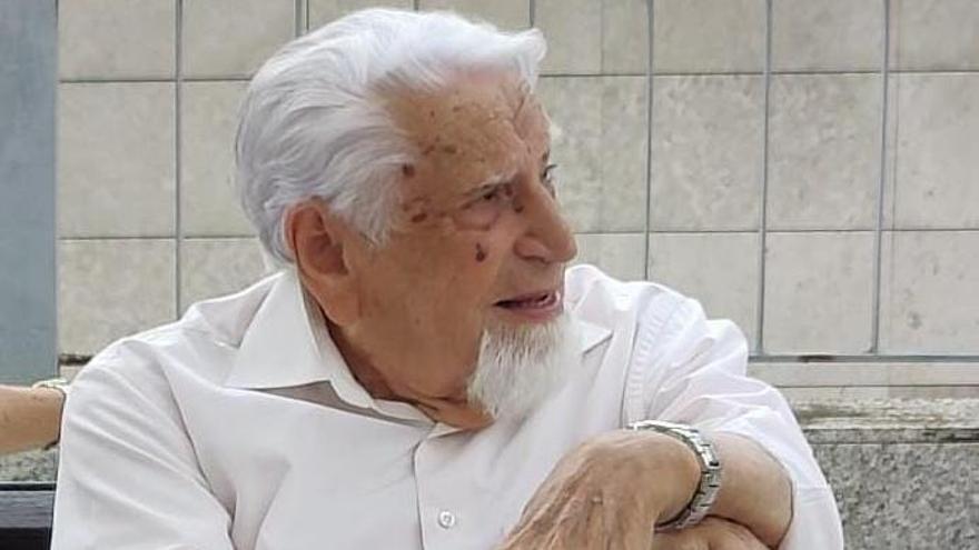 Fallece a los 93 años el peluquero y escultor Emilio García &quot;Escotet&quot;, el asesor estético del &quot;Oviedín del Alma&quot;