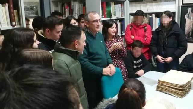 Alumnos de ESO de l'Estació visitan el Arxiu